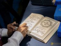 12 Iran Through Books 