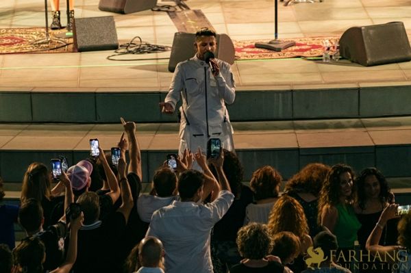 25 Kamyar at Grand Performances 2022