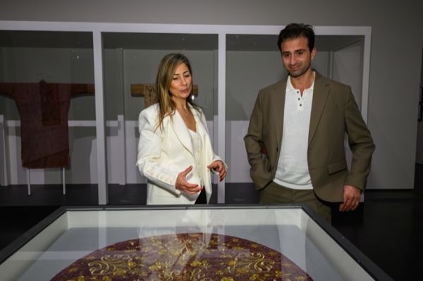 35 Dining With Sultan 