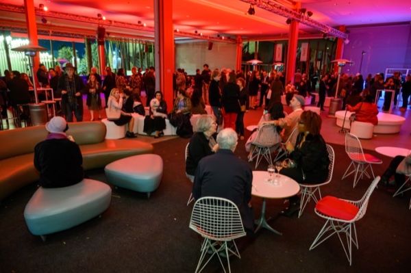 41 Dining With Sultan 