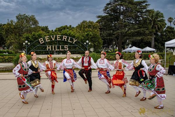 042 Festival Beverly Hills