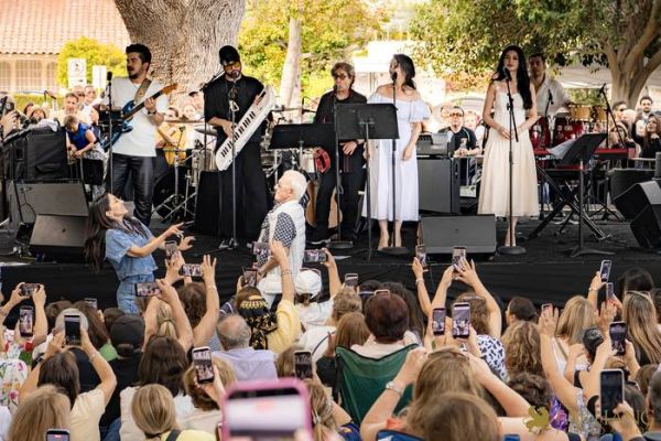 065 Festival Beverly Hills