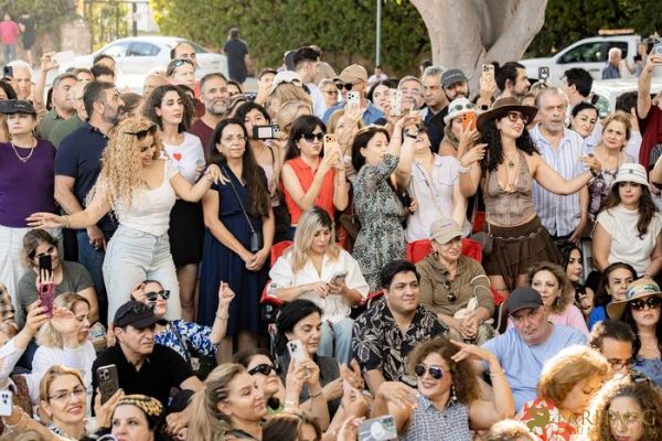 071 Festival Beverly Hills