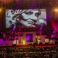 googoosh at the hollywood bowl 103 googoosh at the hollywood bowl 103